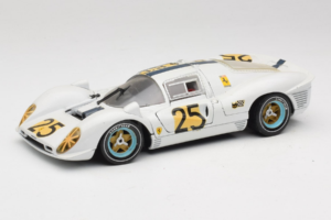 Ferrari 330 P4 #25 Valge Revell 1:18 48845 Metall