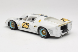 Ferrari 330 P4 #25 Valge Revell 1:18 48845 Metall - pilt 7/8