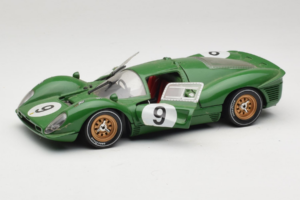 Ferrari 330 P4 #9 Roheline Spa-Francorchamps 1967 Eagles Race 1:18 41007 Metall - pilt 2/8