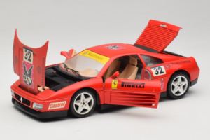 Ferrari 348 TB #32 Pirelli Punane 1989 Bburago 1:18 3039-P1 Metall - pilt 2/8