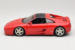 Ferrari F355 GTS Punane UT Models 1:18 22111 Metall - pilt 4/8