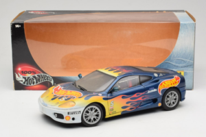 Ferrari 360 Modena Challenge #5 Hot Wheels Purple Fire Livery 1999 Bburago 1:18 29619 Metall - pilt 8/8