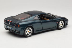 Ferrari 360 Modena Tumerohelise Metallic Bburago 1:18 3358-G2 Metall - pilt 2/7