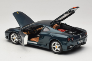 Ferrari 360 Modena Tumerohelise Metallic Bburago 1:18 3358-G2 Metall - pilt 4/7