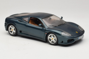 Ferrari 360 Modena Tumerohelise Metallic Bburago 1:18 3358-G2 Metall - pilt 5/7