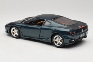 Ferrari 360 Modena Tumerohelise Metallic Bburago 1:18 3358-G2 Metall - pilt 6/7
