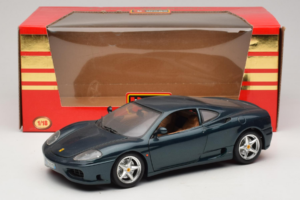 Ferrari 360 Modena Tumerohelise Metallic Bburago 1:18 3358-G2 Metall - pilt 7/7