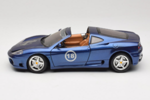 Ferrari 360 Modena Targa Piiratud Väljaanne 333 tk Lilla Metallic Bburago 1:18 3348-F1 Metall - pilt 4/8