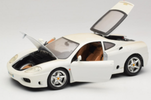 Ferrari 360 Modena Valge Bburago 1:18 3368-W1 Metall - pilt 2/8
