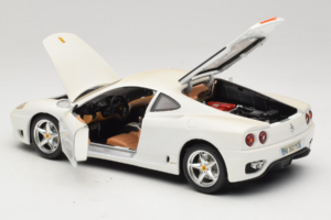 Ferrari 360 Modena Valge Bburago 1:18 3368-W1 Metall - pilt 5/8