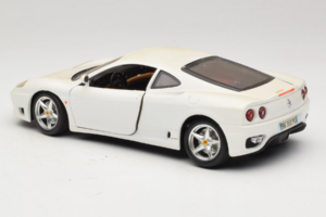 Ferrari 360 Modena Valge Bburago 1:18 3368-W1 Metall - pilt 7/8
