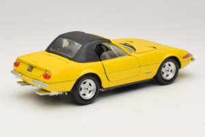 Ferrari 365 GTS/4 Daytona Kabriolett Kollane Techno Giodi 1:18 740028 Metall - pilt 3/8