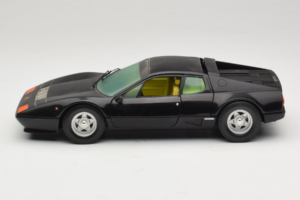 Ferrari 365 GT4 BB Must Chrono 1:18 CH002 Metall - pilt 4/8