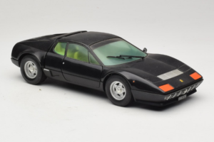 Ferrari 365 GT4 BB Must Chrono 1:18 CH002 Metall - pilt 6/8