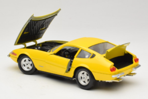 Ferrari 365 GTB/4 Daytona Kollane Techno Giodi 1:18 40011-Y1 Metall - pilt 4/7