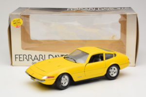 Ferrari 365 GTB/4 Daytona Kollane Techno Giodi 1:18 40011-Y1 Metall - pilt 7/7