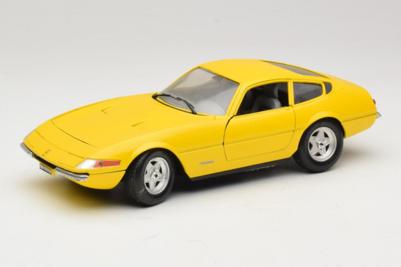 Ferrari 365 GTB/4 Daytona Kollane Techno Giodi 1:18 40011-Y1 Metall