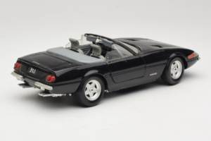 Ferrari 365 GTB/4 Daytona Kabriolett Must Techno Giodi 1:18 40011-B1 Metall - pilt 3/8