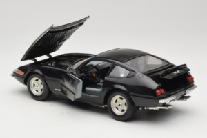 Ferrari 365 GTB/4 Daytona Must Techno Giodi 1:18 40011-B2 Metall - pilt 5/8