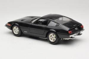 Ferrari 365 GTB/4 Daytona Must Techno Giodi 1:18 40011-B2 Metall - pilt 7/8