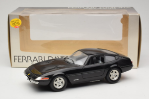 Ferrari 365 GTB/4 Daytona Must Techno Giodi 1:18 40011-B2 Metall - pilt 8/8