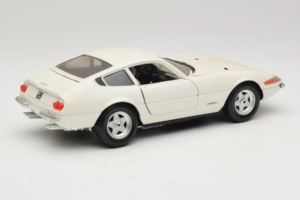 Ferrari 365 GTB/4 Daytona Berlina Valge Techno Giodi 1:18 74007 Metall - pilt 3/8