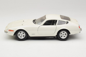 Ferrari 365 GTB/4 Daytona Berlina Valge Techno Giodi 1:18 74007 Metall - pilt 4/8
