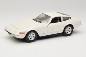 Ferrari 365 GTB/4 Daytona Berlina Valge Techno Giodi 1:18 74007 Metall