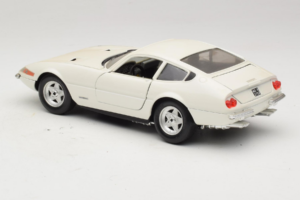 Ferrari 365 GTB/4 Daytona Berlina Valge Techno Giodi 1:18 74007 Metall - pilt 7/8