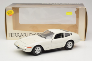 Ferrari 365 GTB/4 Daytona Berlina Valge Techno Giodi 1:18 74007 Metall - pilt 8/8