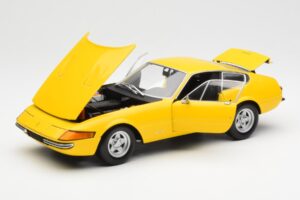 Ferrari 365 GTB/4 Daytona Kollane Kyosho 1:18 08162Y Metall - pilt 2/8
