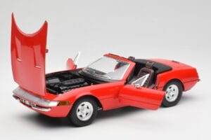Ferrari 365 GTS Punane Solido 1:18 8017 Metall - pilt 2/8