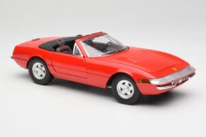 Ferrari 365 GTS Punane Solido 1:18 8017 Metall - pilt 6/8