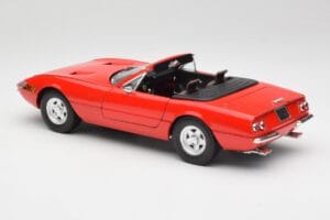 Ferrari 365 GTS Punane Solido 1:18 8017 Metall - pilt 7/8