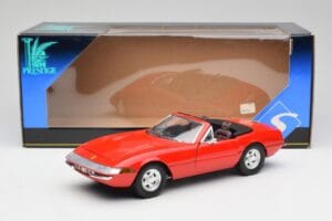 Ferrari 365 GTS Punane Solido 1:18 8017 Metall - pilt 8/8