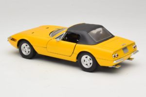 Ferrari 365 GTS Kollane Musta Katusega Solido 1:18 8018 Metall - pilt 7/8