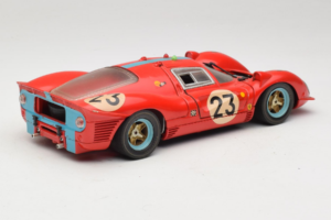 Ferrari 412P #23 W. Mairesse / J. Beurlys Le Mans 1967 Punane Revell 1:18 48826 Metall - pilt 3/8