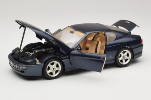 Ferrari 456 GT Sinine Bburago 1:18 3036-B1 Metall - pilt 2/8