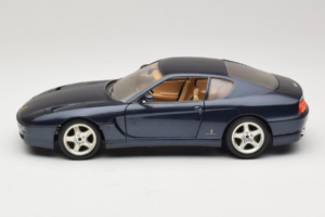 Ferrari 456 GT Sinine Bburago 1:18 3036-B1 Metall - pilt 4/8