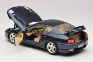 Ferrari 456 GT Sinine Bburago 1:18 3036-B1 Metall - pilt 5/8