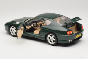Ferrari 456 GT Tumerohe Bburago 1:18 3046-GR1 Metall - pilt 5/8