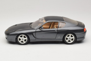 Ferrari 456 GT Hall Metallic Bburago 1:18 3036-G1 Metall - pilt 4/8