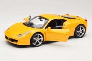 Ferrari 458 Italia Kollane Hot Wheels 1:18 P9894 Metall - pilt 2/8
