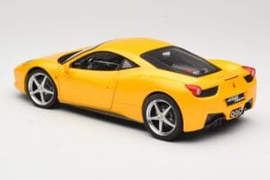 Ferrari 458 Italia Kollane Hot Wheels 1:18 P9894 Metall - pilt 7/8