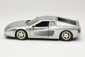 Ferrari 512M Chrome Silver Hot Wheels 1:18 25739 Metall - pilt 4/8