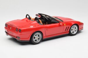 Ferrari 550 Barchetta Pininfarina Punane Bburago 1:18 327660 Metall - pilt 3/8