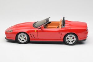 Ferrari 550 Barchetta Pininfarina Punane Bburago 1:18 327660 Metall - pilt 4/8