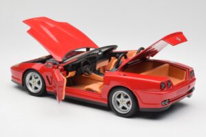 Ferrari 550 Barchetta Pininfarina Punane Bburago 1:18 327660 Metall - pilt 5/8