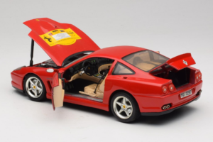 Ferrari 550 Maranello 22 Jahre Ferrari Model Club Punane Bburago 1:18 3064-P2 Metall - pilt 5/8
