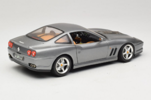 Ferrari 550 Maranello 25 Jahre Ferrari Model Club Hõbe 2. Versioon Bburago 1:18 3064-S1 Metall - pilt 3/8